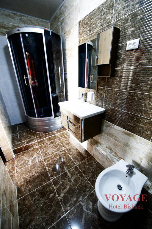 Voyage Hotel Бишкек Экстерьер фото