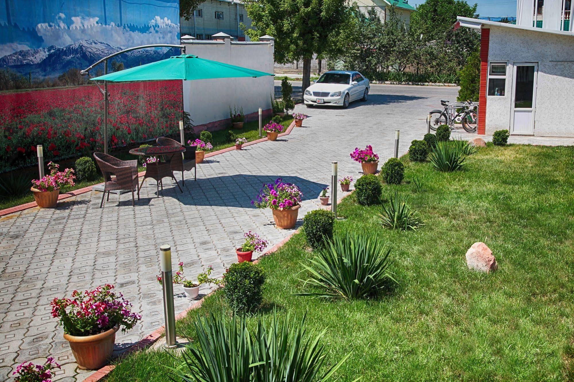 Voyage Hotel Бишкек Экстерьер фото